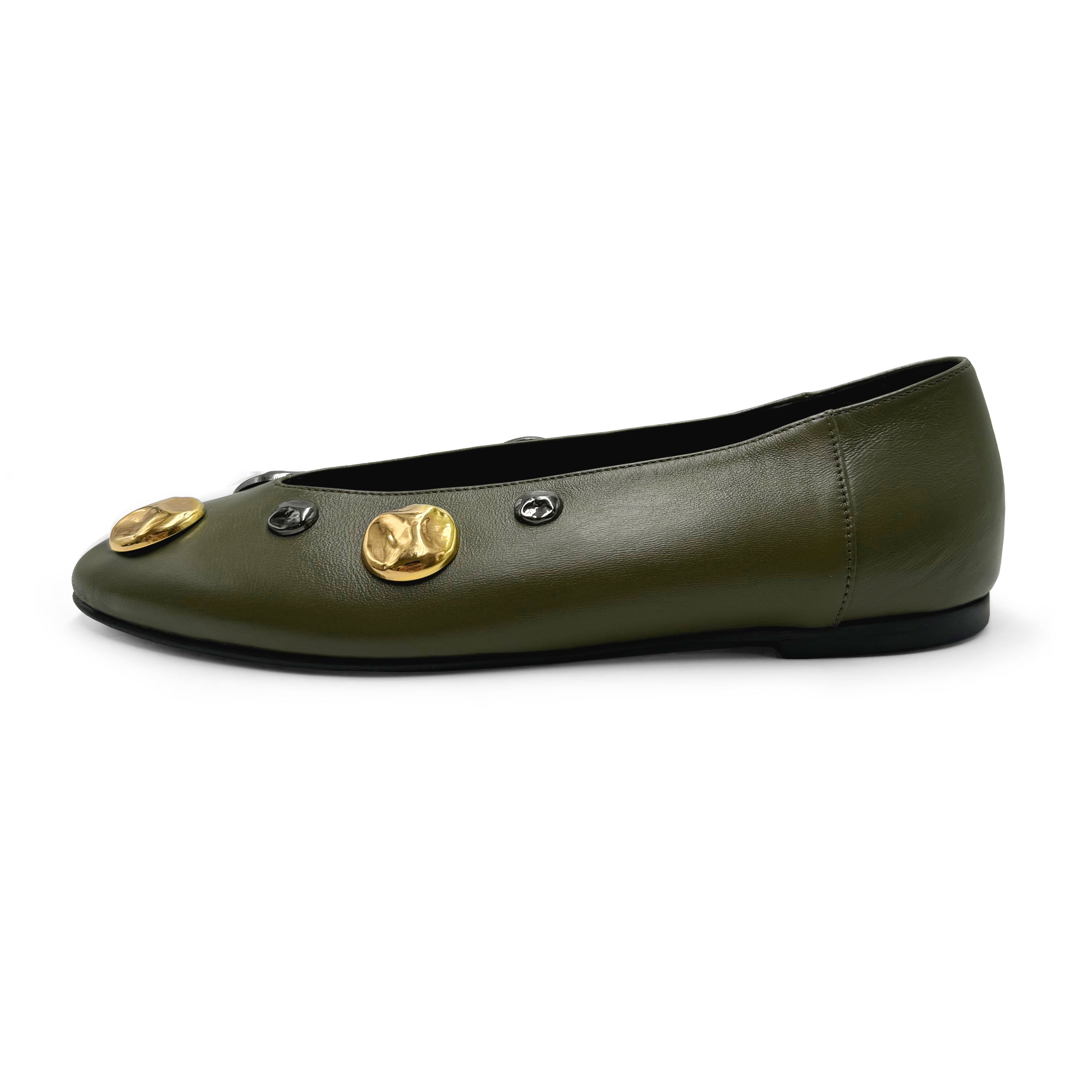 Green leather ballet flats with V-cut, iron and gold studs