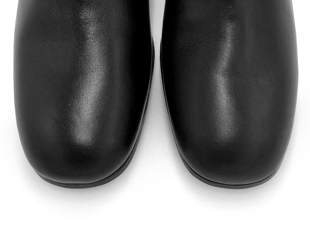 Comfortable black ankle boots with heels